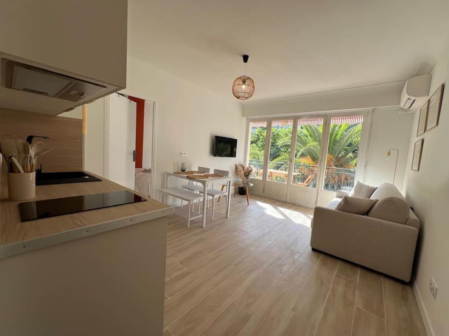 Magnifique T2 Proche Mer Et Ville Refait A Neuf Avec Terrasse Menton Exterior photo