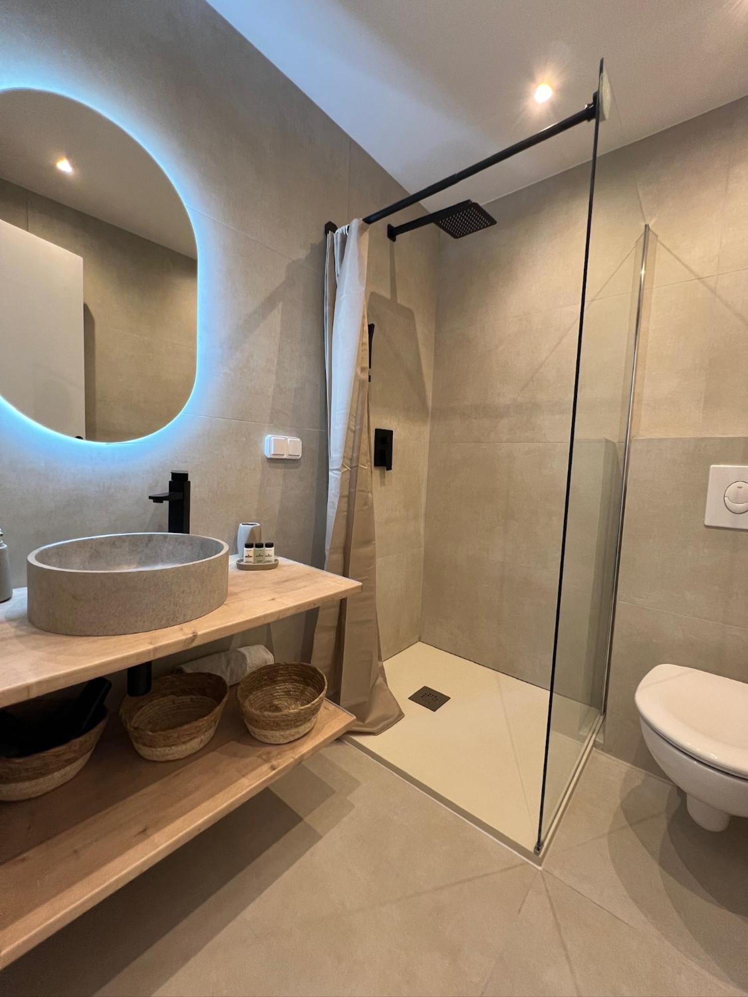 Magnifique T2 Proche Mer Et Ville Refait A Neuf Avec Terrasse Menton Exterior photo